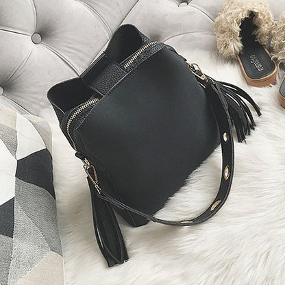 Fashion Scrub Women Bucket Bag Vintage Tassel Messenger Bag High Quality Retro Shoulder Bag Simple Crossbody Bag Tote