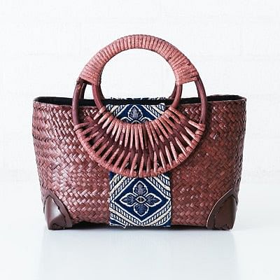 Thai version of the straw bag women's handbag retro fashion hand rattan grass package travel beach bag